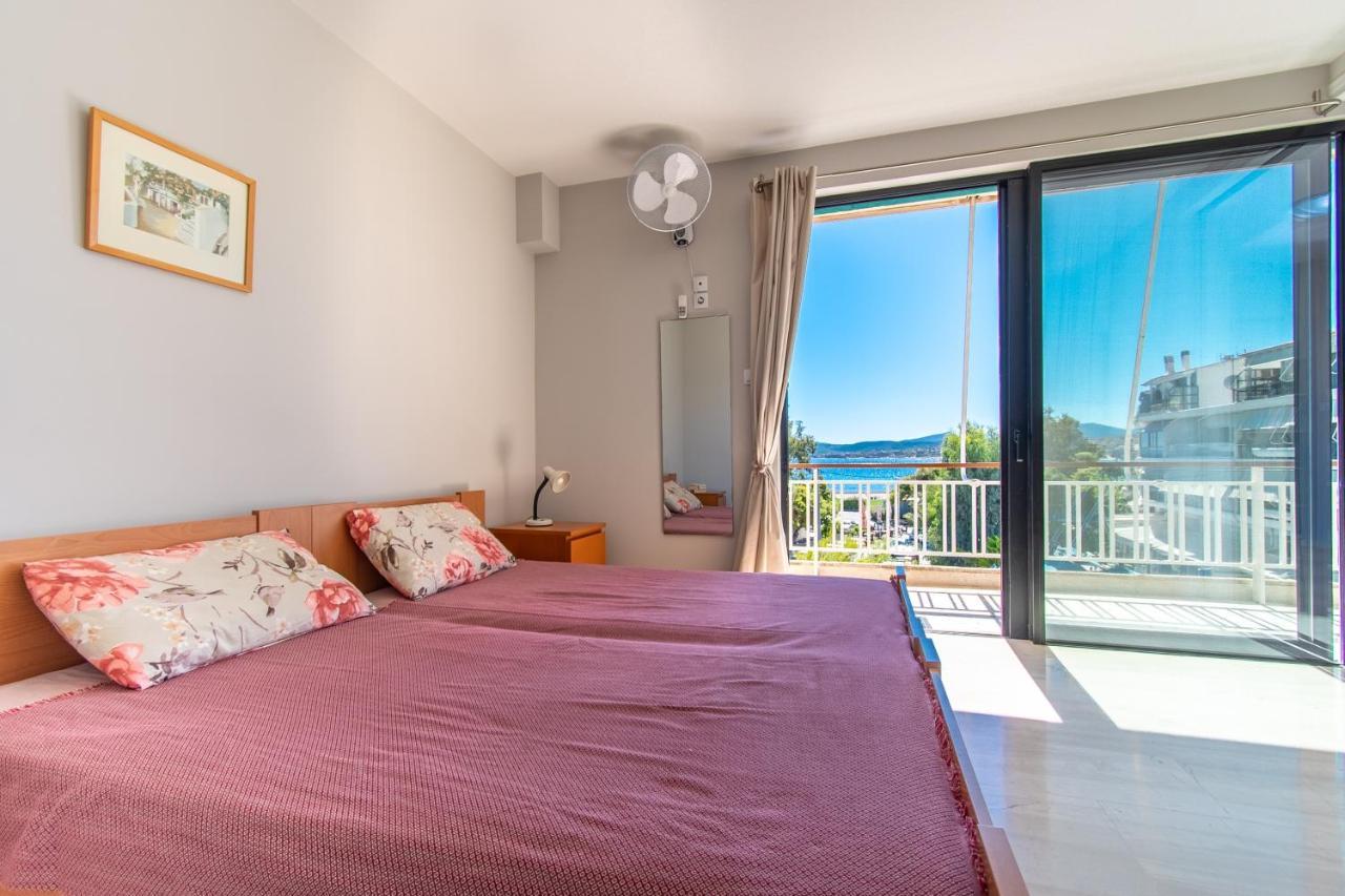 Lavish & Spacious Apt With Stunning Seaview, 10 Min Ath Airport Artemida  Bagian luar foto