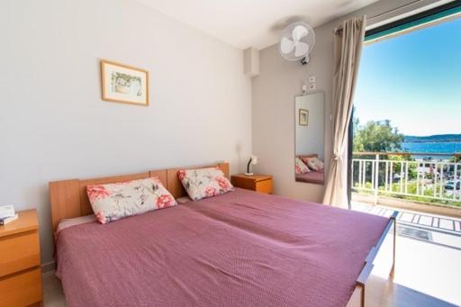 Lavish & Spacious Apt With Stunning Seaview, 10 Min Ath Airport Artemida  Bagian luar foto