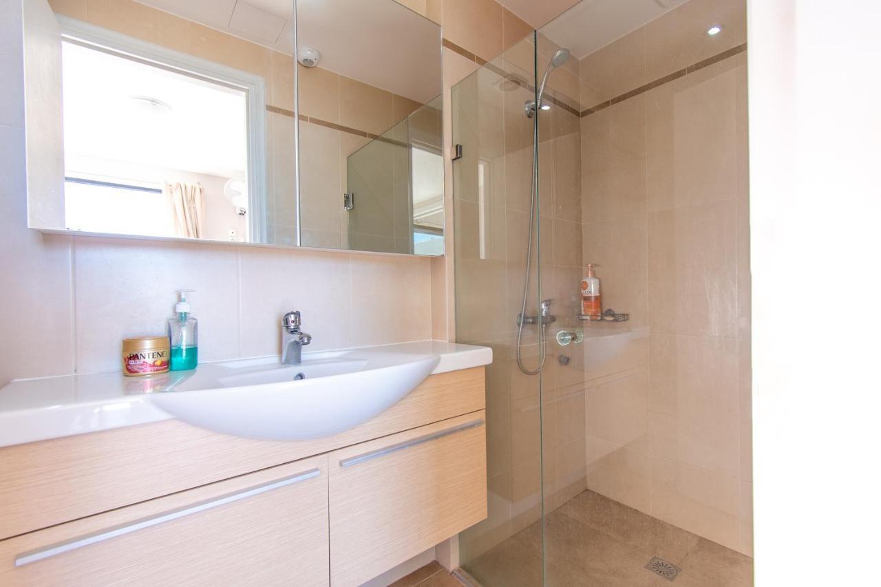 Lavish & Spacious Apt With Stunning Seaview, 10 Min Ath Airport Artemida  Bagian luar foto